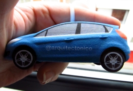 El lateral de mi cochecito 3D impreso con mi Twitter @arquitectonico